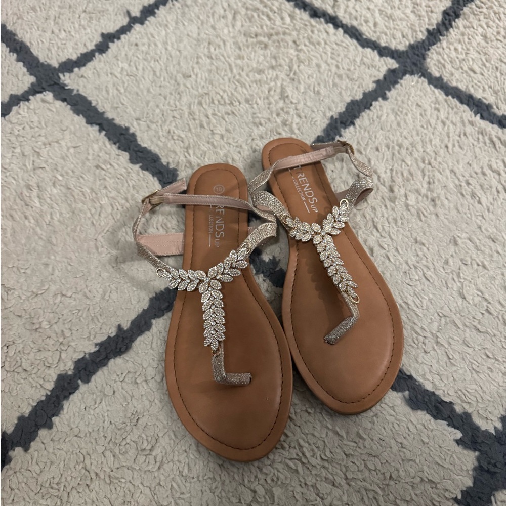 TRENDSup Women’s T-Strap Flat Sandals